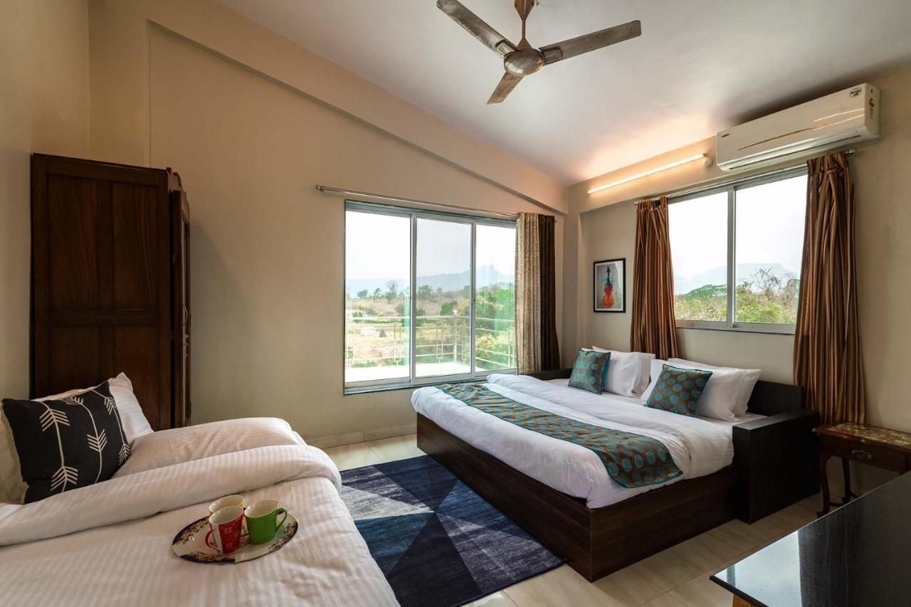 Aqua & Sage By Stayvista - Riverside Villa With Pool & Terrace Карджат Екстер'єр фото